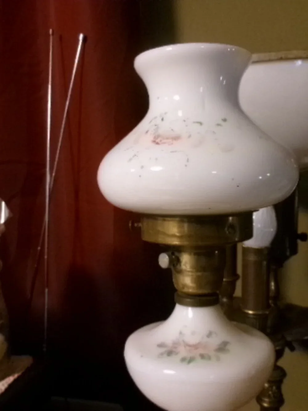 vtg milk glass painted hurricane lamp brass and marble stand 15in dresser lamp - Picture 5 of 8
